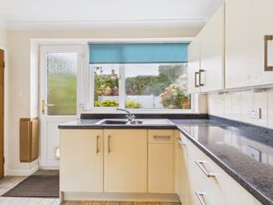 Kitchen- click for photo gallery